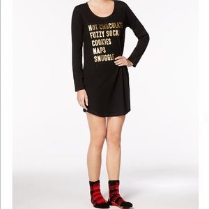 NWT Jennifer Moore Graphic Long-sleeve Sleepshirt and Socks Set Gift Set…